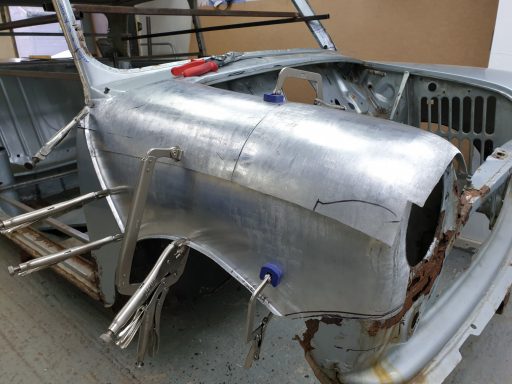 Part complete Mini front wing - In aluminium